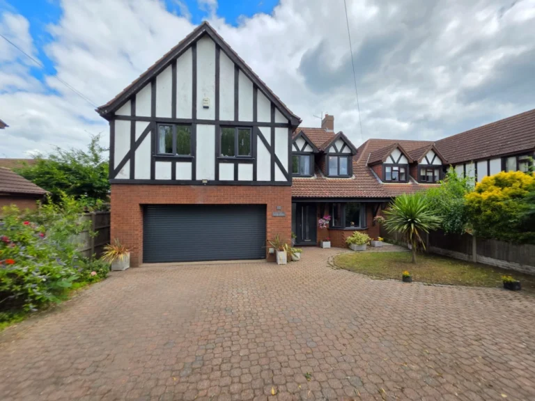 Sandtoft Road, Belton, DN9